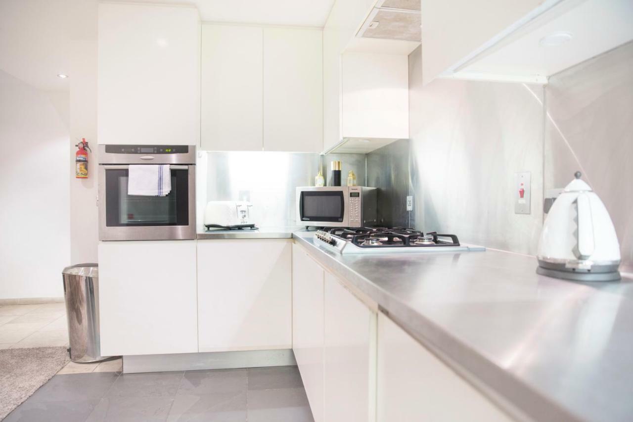 The Holborn Lights - Modern 3bdr With Rooftop Terrace & Garage Londra