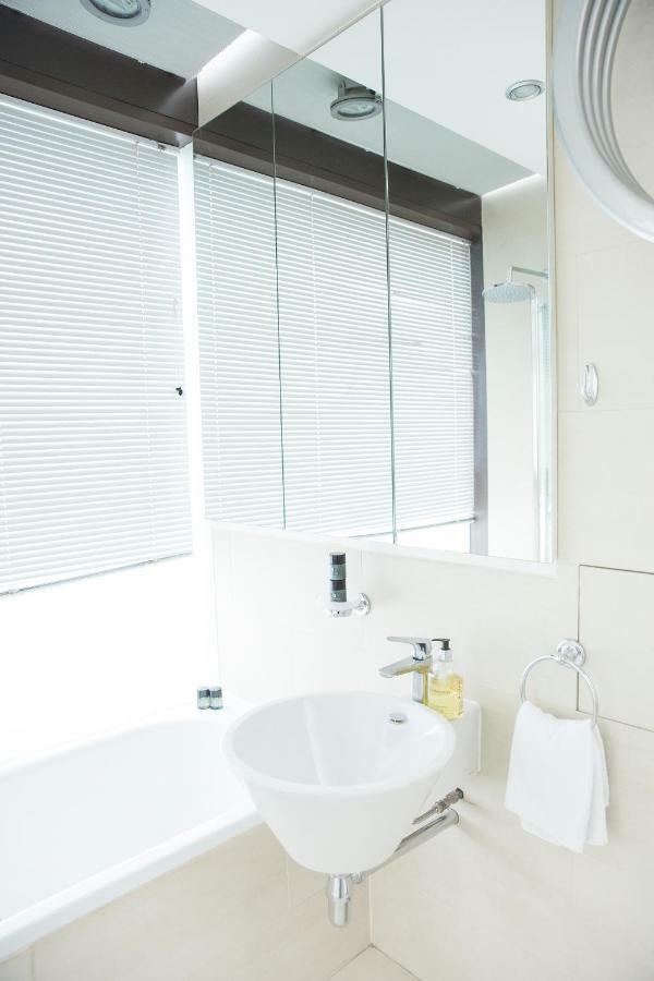 The Holborn Lights - Modern 3bdr With Rooftop Terrace & Garage * Londra
